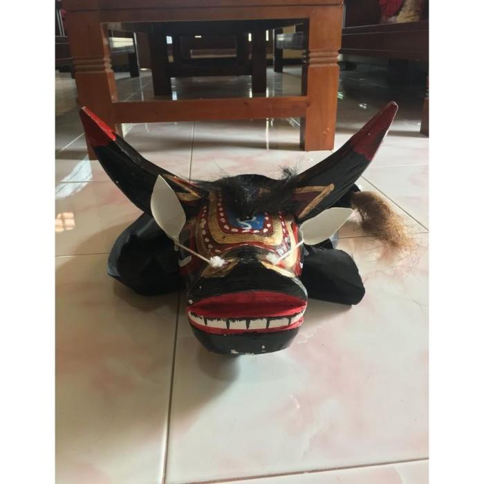 Banteng bantengan/barongan sapi dengan kain kemul