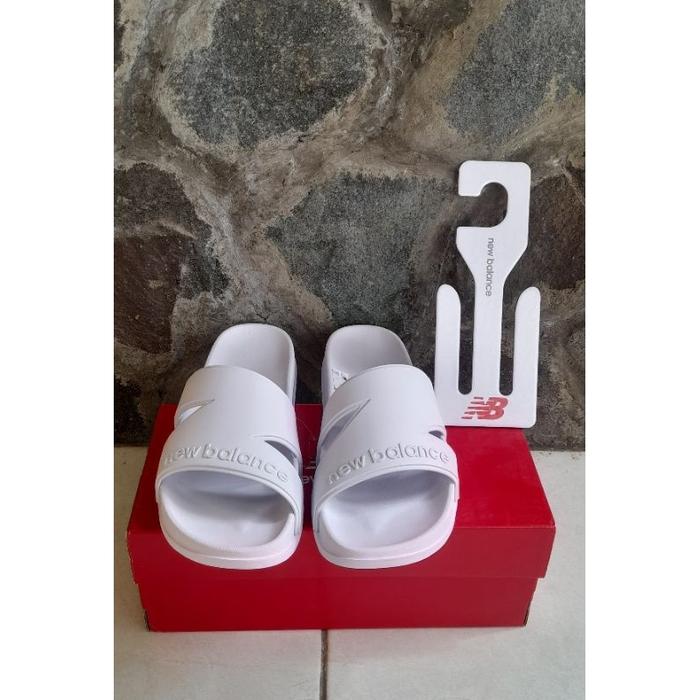 SENDAL NEWBALANCE SENDAL KARET SENDAL PRIA  NEWBALANCE ORIGINAL