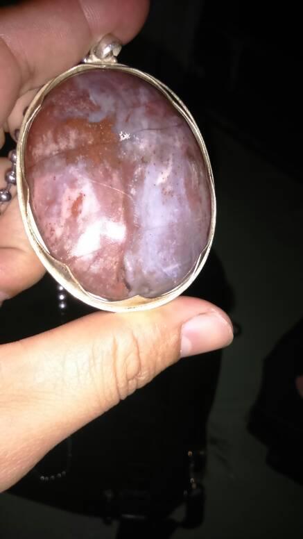 Batu Liontin pancawarna