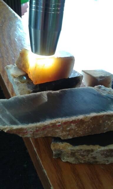 bongkahan batu SOLAR MADU chalcedony 250gr