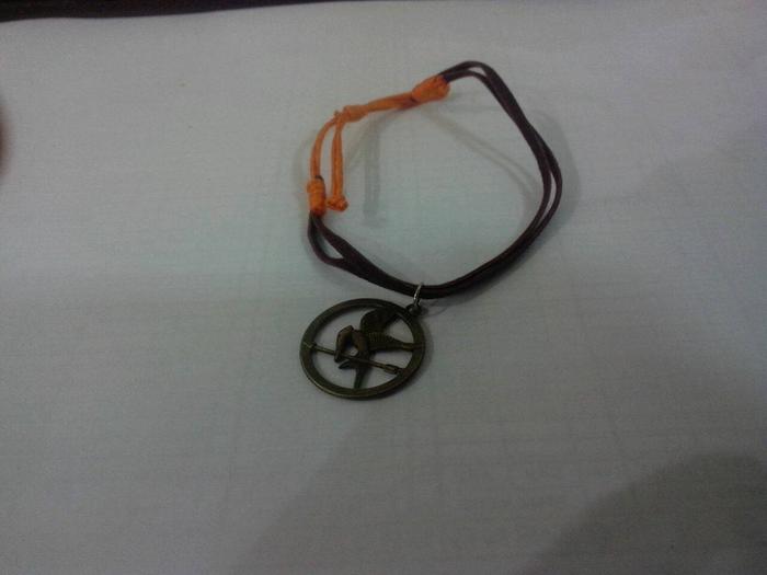 gelang tangan HUNGER GAMES