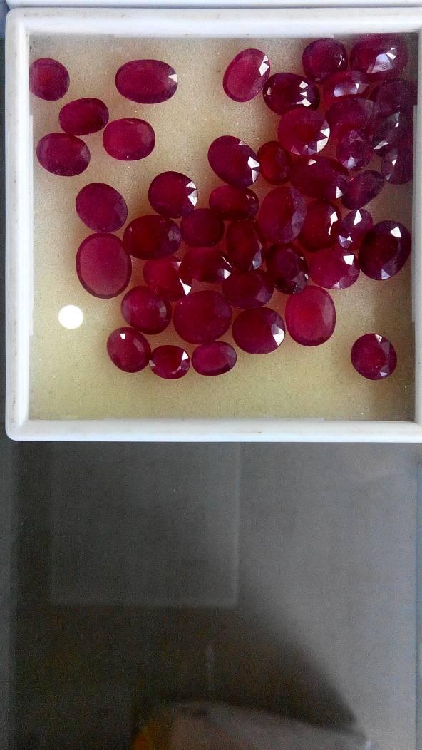Batu Permata / Batu Mulia Red Safir Per carat Asli