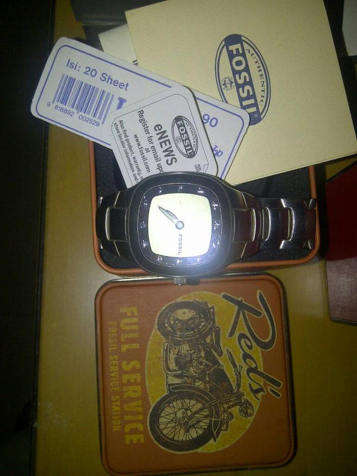 Jam tangan pria Fossil analog-digital