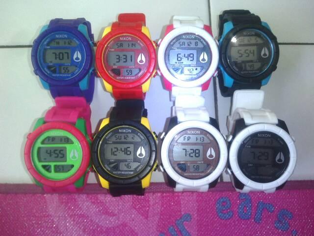 Jam Tangan Digital Nixon Edisi Paul Frank