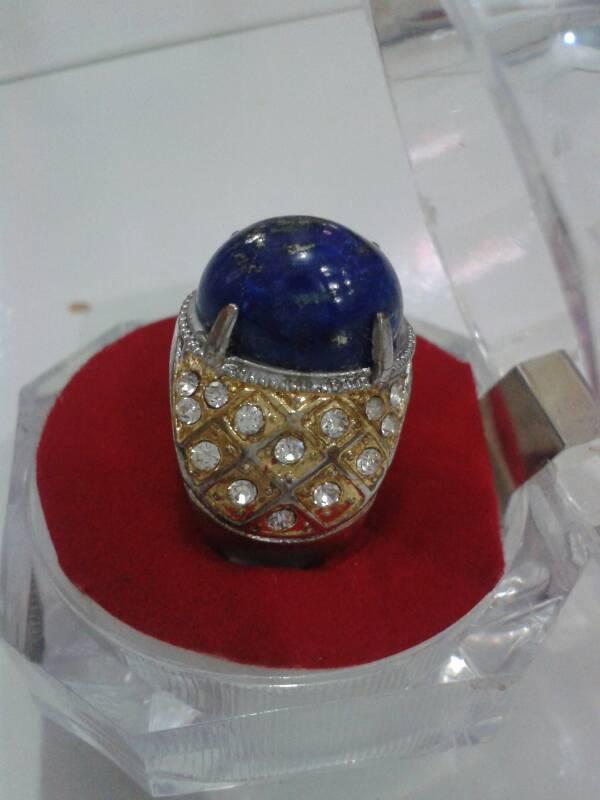 Batu Lapis Lazuli serat emas