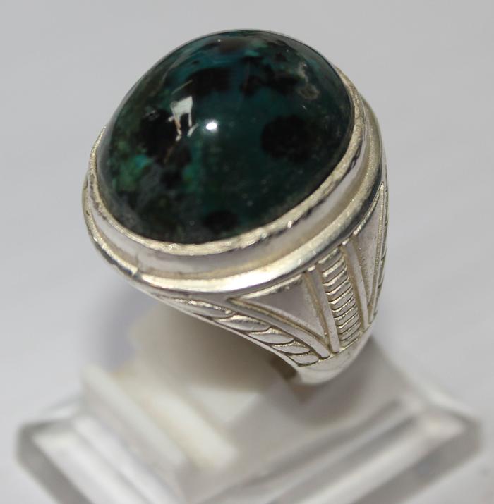 Batu Bacan Montok