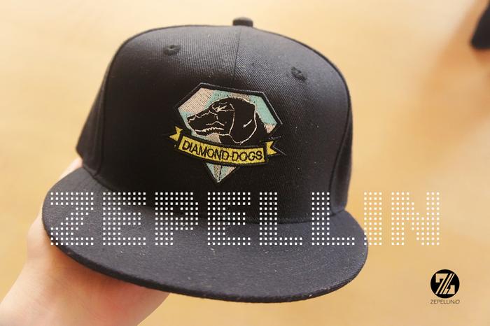TOPI SNAPBACK DIAMOND DOGS METAL GEAR SOLID V PHANTOM PAIN