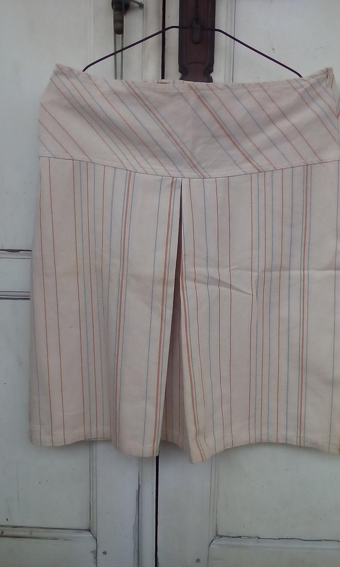 Rok Cream Corniche Selutut