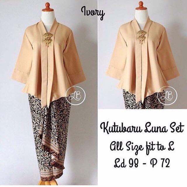 Kebaya Kutu Baru Satu Set Ivory