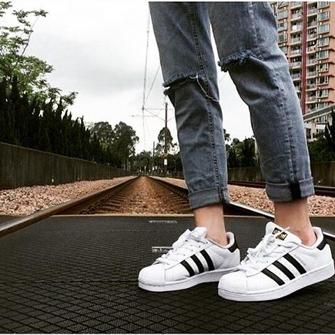 ADIDAS SUPERSTAR FOUNDATION "FTWR WHITE/BLACK/GOLD"