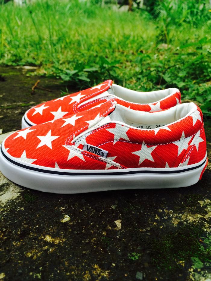 Sepatu Vans Slip on motif Bintang/Merah 25-34