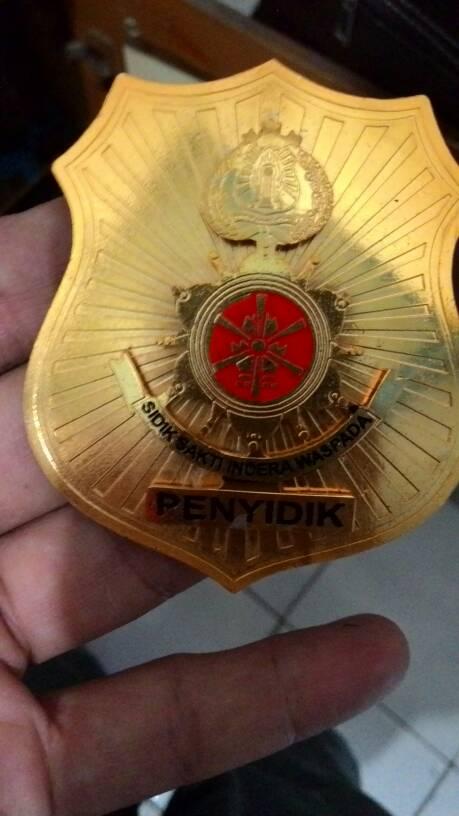 lencana penyidik
