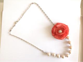 hadiah valentine / kado valentine / kalung bunga / bunga valentine