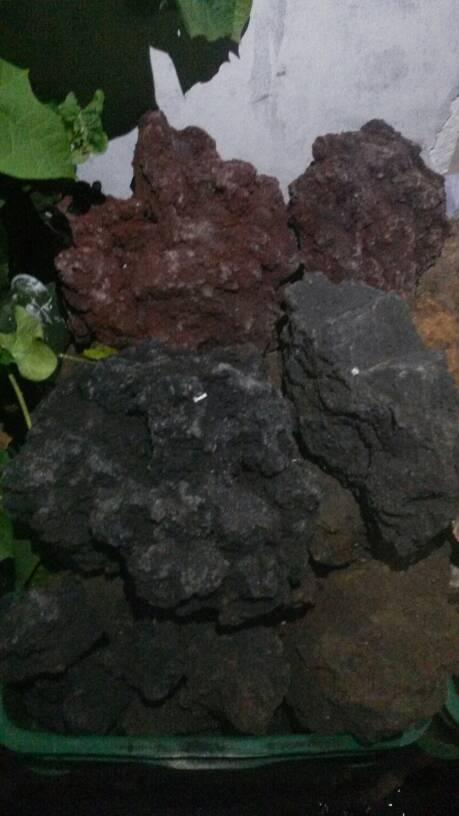 LAVA ROCK MERAH DAN HITAM