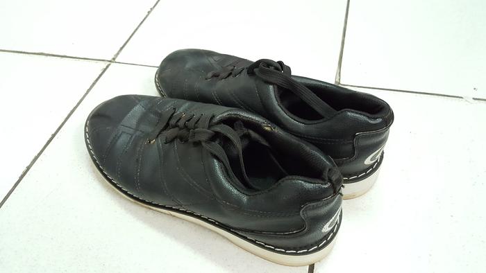 Sepatu Second