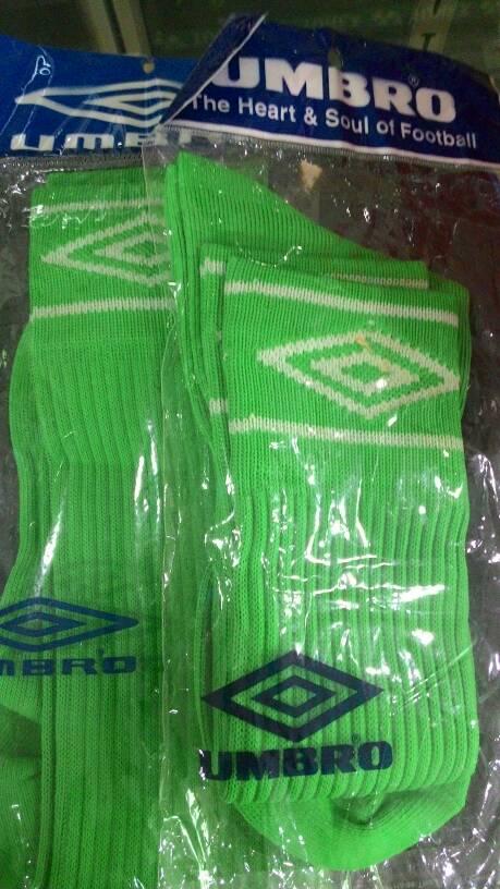 Kaos Kaki Bola UMBRO classic