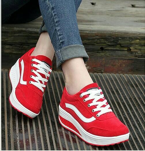 SEPATU WANITA/CEWEK/PEREMPUAN KETS VANS MERAH MURAH/ECER/GROSIR