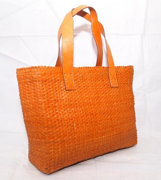 Tas Kulit Anyam Bottega Cokelat Muda