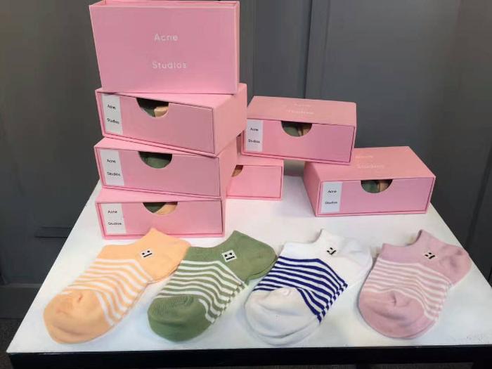 Acne Studio Kaos Kaki Smiling Face
