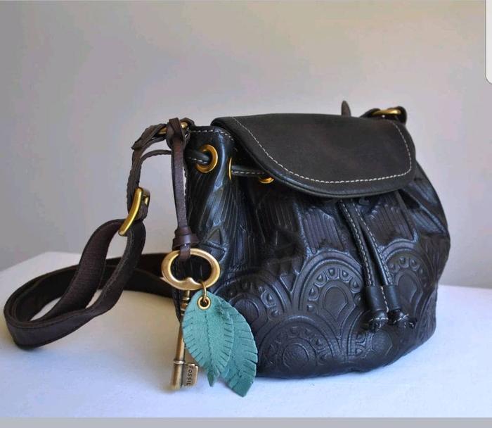 FOSSIL DEASY EMBOSSED