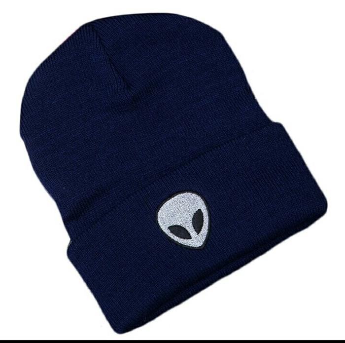Topi hangat - Alien