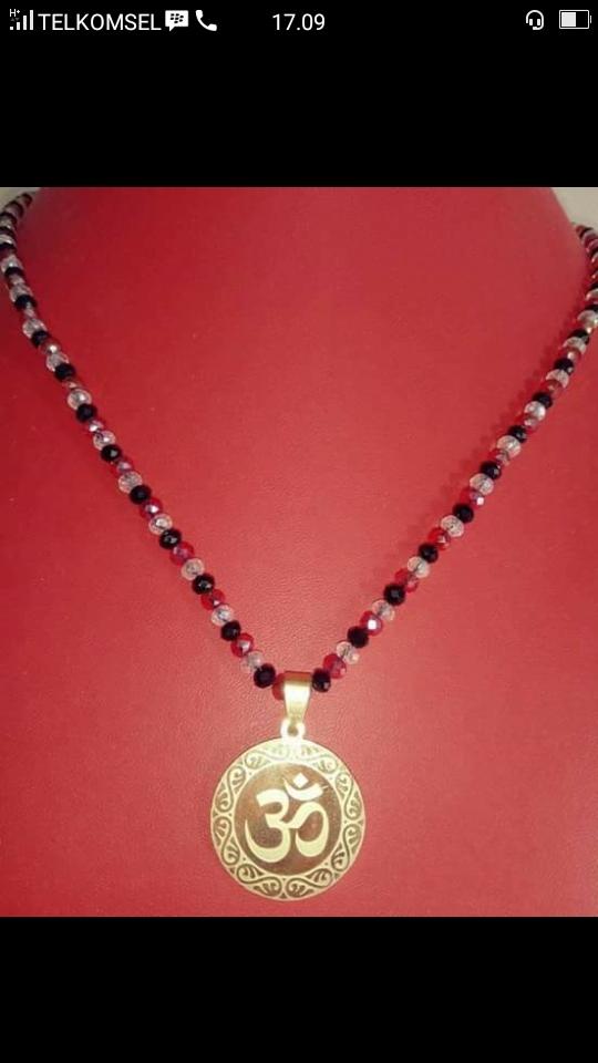 kalung kristal om kara