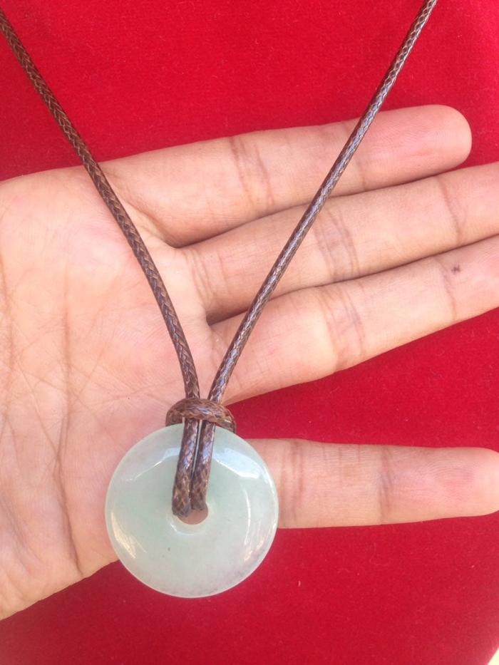 Kalung Tali Panjang Giok Koin Putih