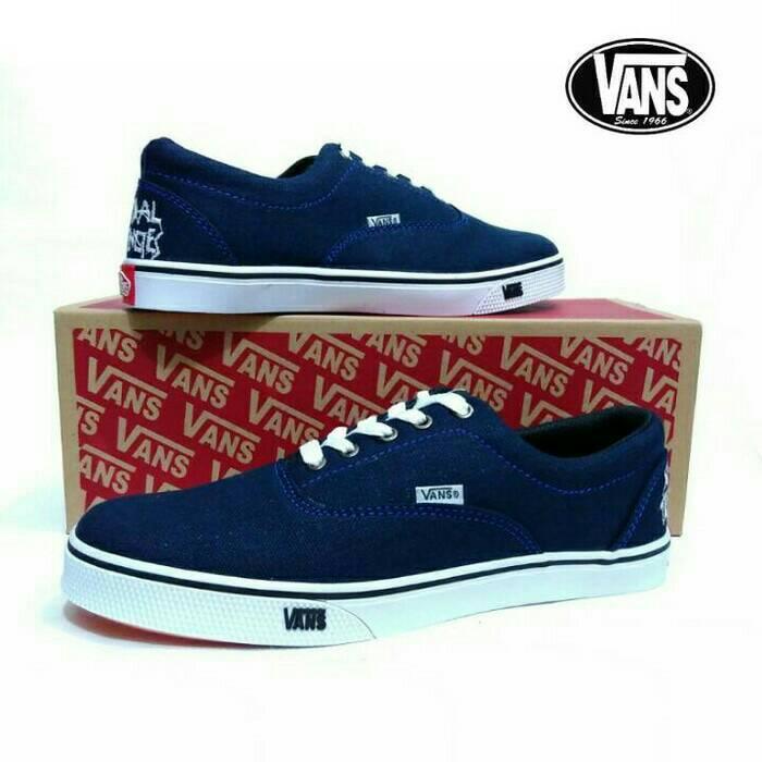 Sepatu Vans casual Biru Navy Authentic