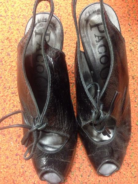 Sepatu high heels PacoGil