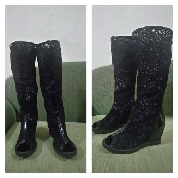 flat boots knee