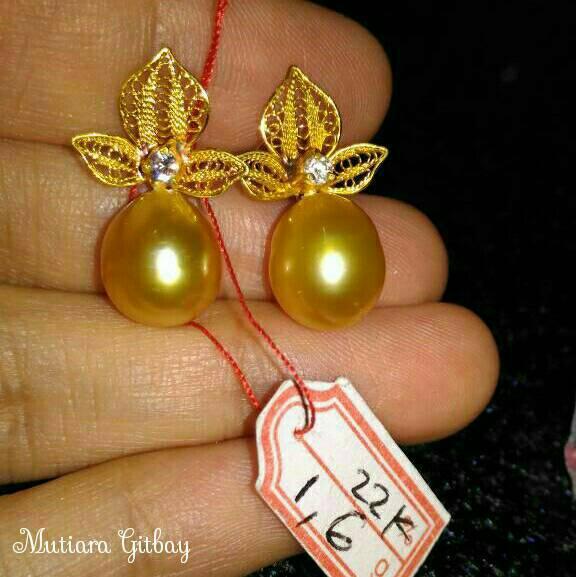 Giwang Emas Mutiara Laut
