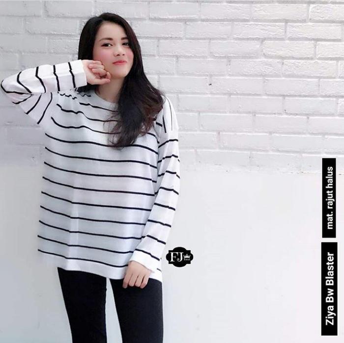 sweater rajut blaster wanita/sweater hitam putih