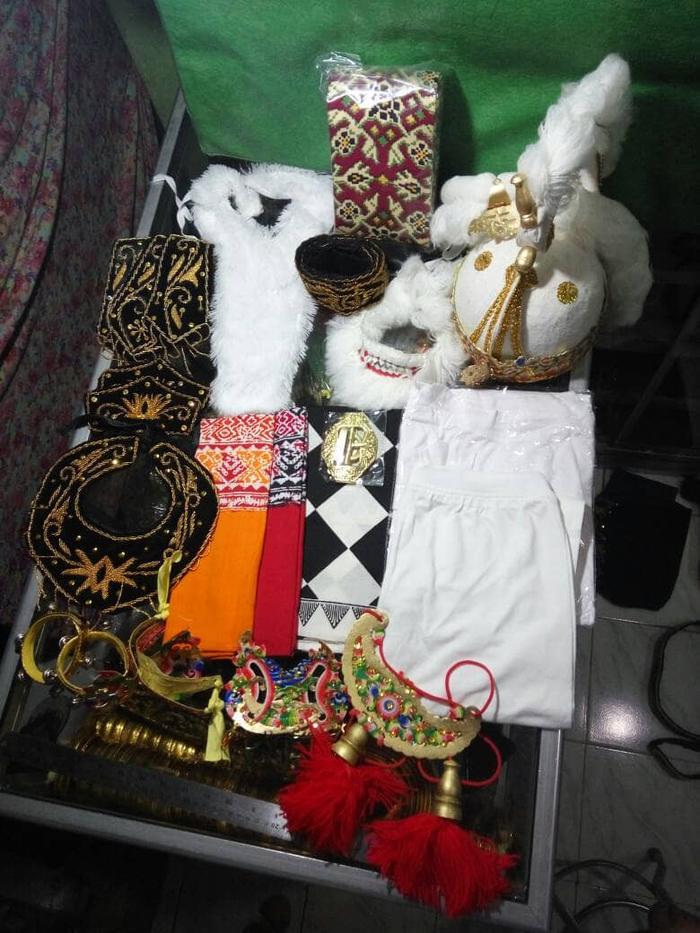 KOSTUM ANOMAN