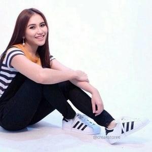 SEPATU KETS ADIDAS