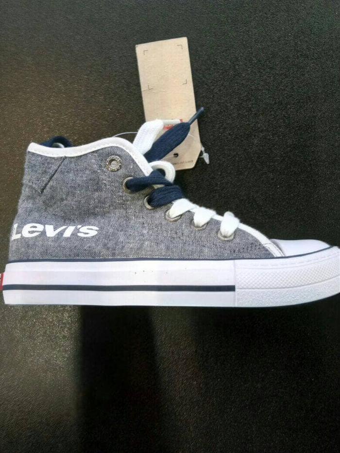 sepatu anak laki-laki merk levis Size 32