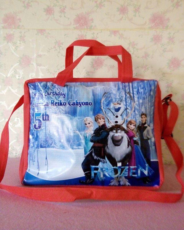 Tas Ultah slempang Frozen