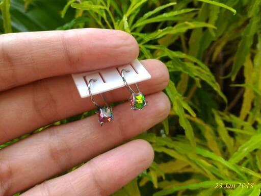 anting desy kristal piramid 3D 5mm