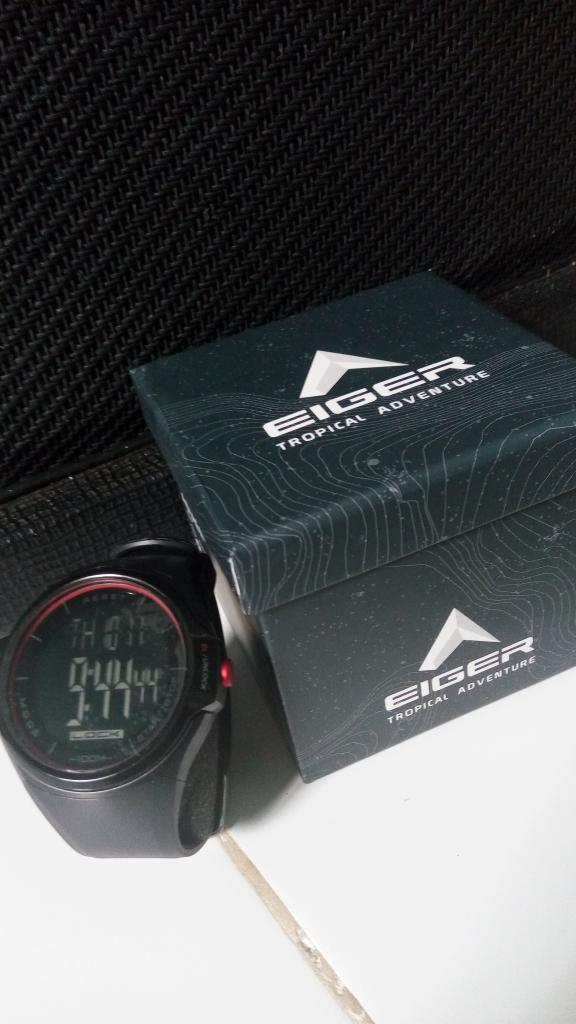 Eiger IYW0082 Jam Tangan Touchscreen