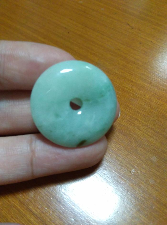 Giok asli bersertifikat - Liontin Donat