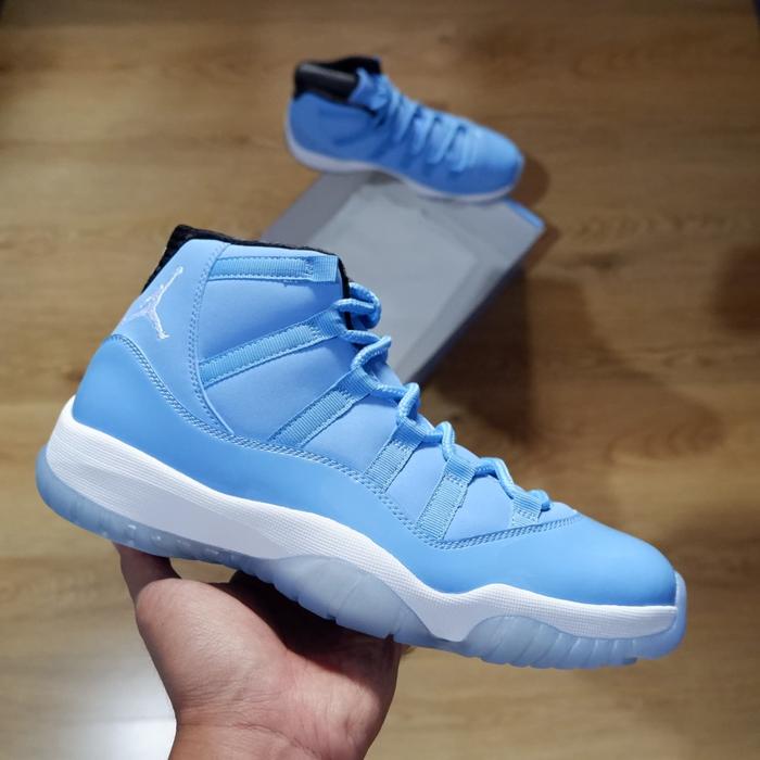 Air Jordan 11 Retro Pantone