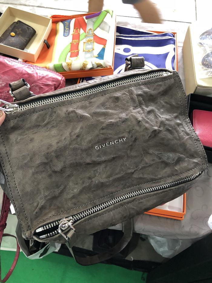 givenchy pandora pepe