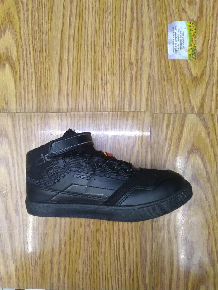 sepatu sekolah hitam polos ando.