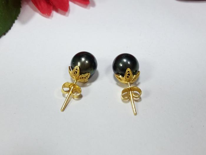 giwang emas mutiara laut hitam