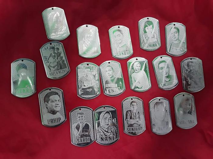 PROMO Kalung besi putih asli ukir nama dan foto