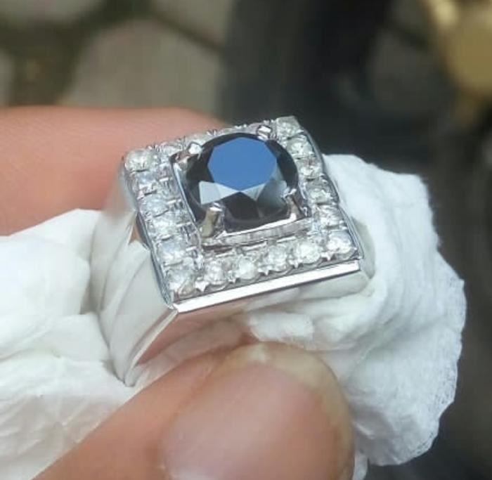 cincin berlian hitam