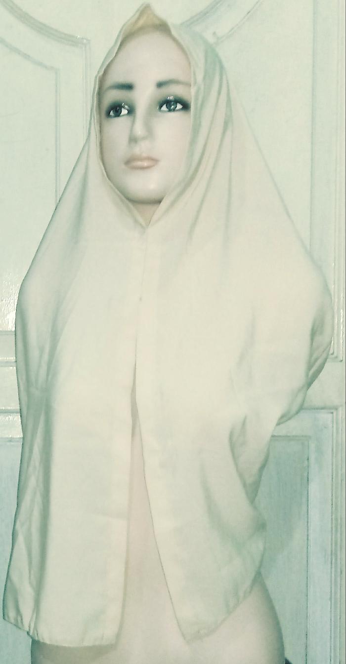 Jilbab Buble Crepe Putih Tulang XL.
