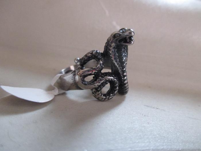 Cincin Titanium Ular Cobra