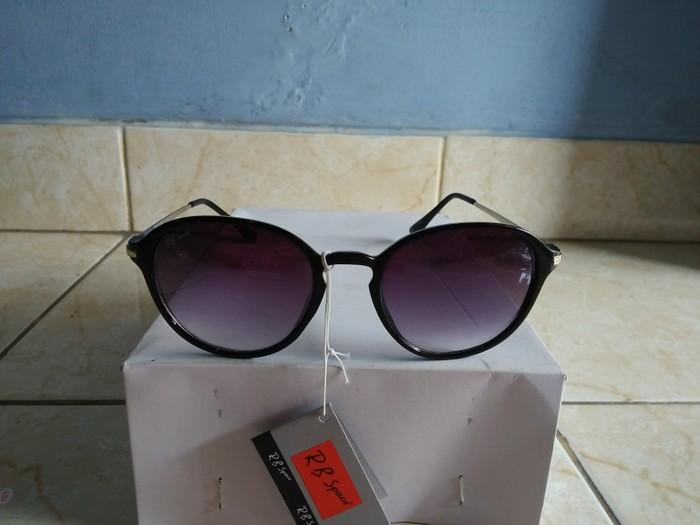 Kacamata oval kaca gelap Ca053
