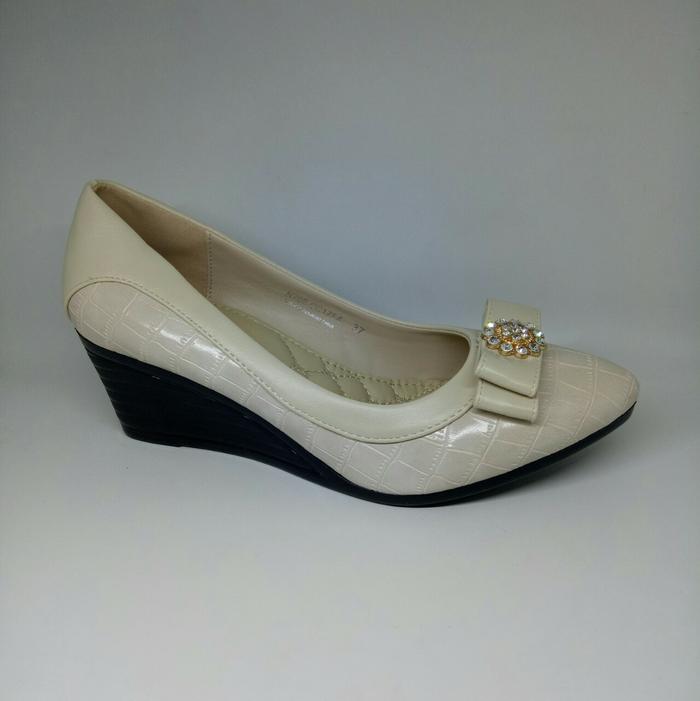 Sepatu Wedges Fashion Wanita Inside