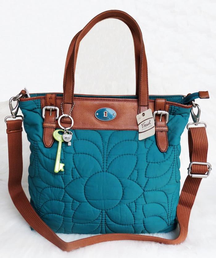 TAS WANITA FOSSIL KEYPER TOTE QUILTED PEACOACK BLUE TOTE BAG